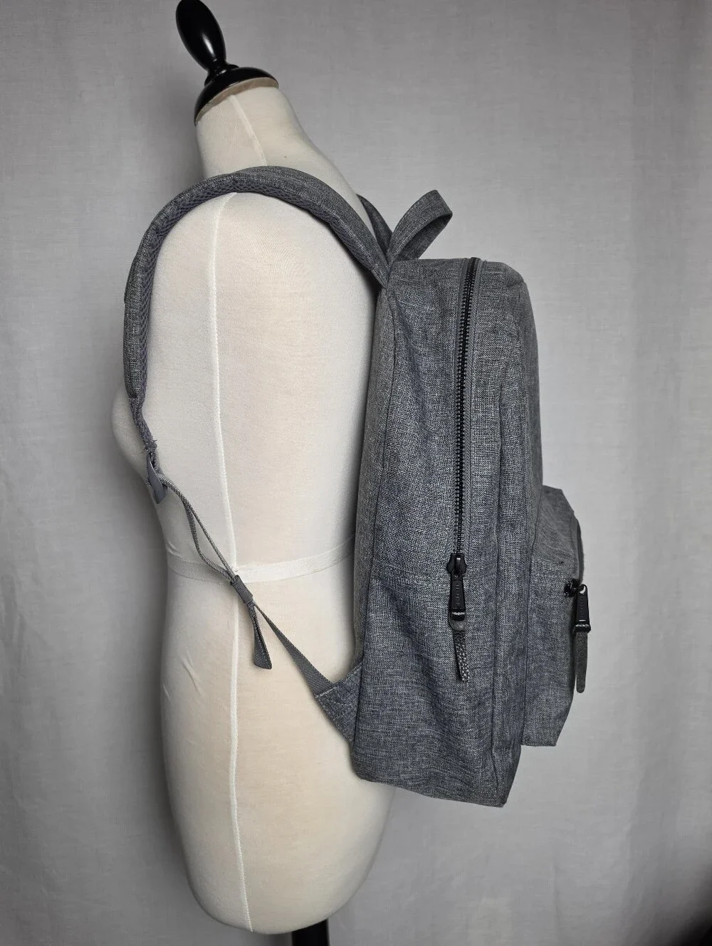 Herschel Supply Co. Classic 23.OL Raven Backpack Heathered Gray Laptop Notebook